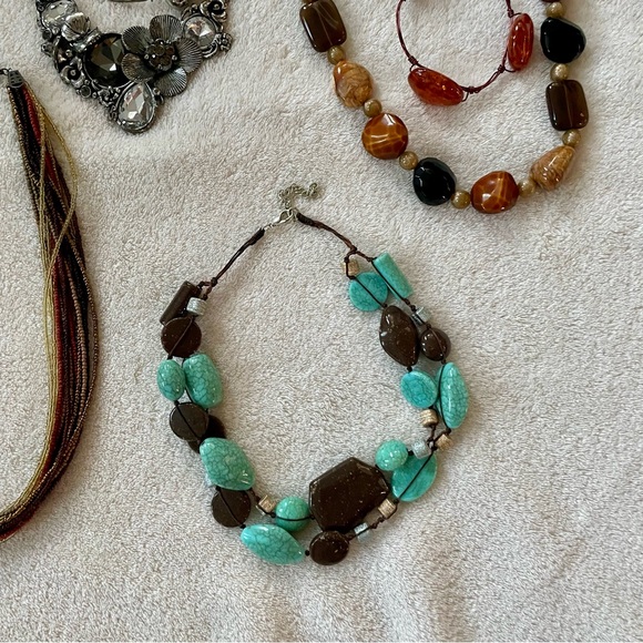 Lot of 10 Pieces of Statement Jewelry. - Picture 2 of 5